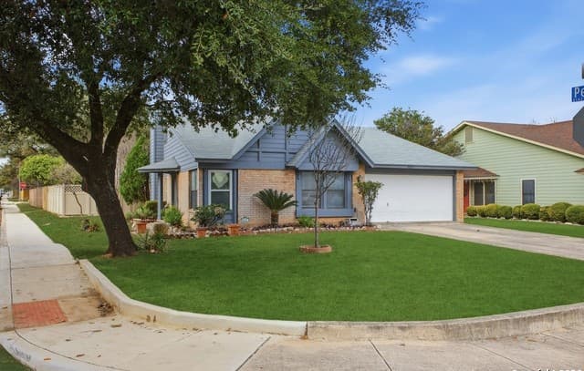3-bedroom rental at 9055 Levelland in San Antonio, TX — photo 4