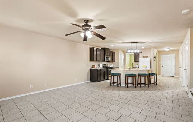 5-bedroom rental at 14033 Shivers Cv in San Antonio, TX — photo 5