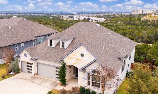 4-bedroom rental at 24011 Azul Dawn in San Antonio, TX — photo 2
