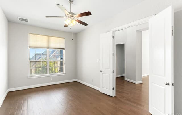5-bedroom rental at 25843 Scenic Rock in San Antonio, TX — photo 5