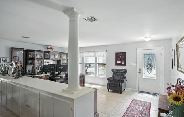 4-bedroom rental at 16414 Bulverde Point in San Antonio, TX — photo 3