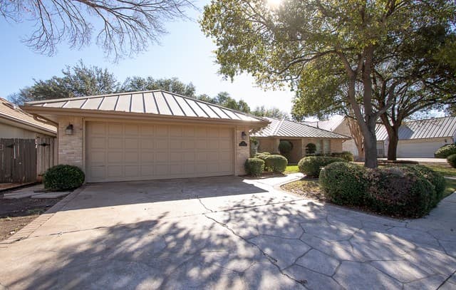 3-bedroom rental at 8 Granburg Pl in San Antonio, TX — photo 2