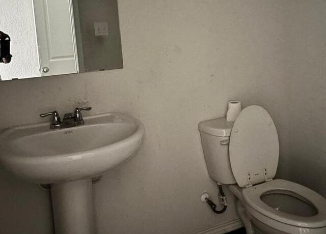 4-bedroom rental at 10419 Idared in San Antonio, TX — photo 5