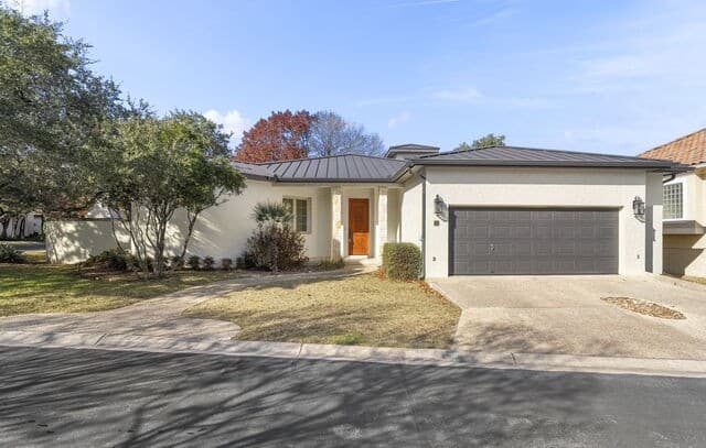 3-bedroom rental at 32 Worthsham in San Antonio, TX — photo 2