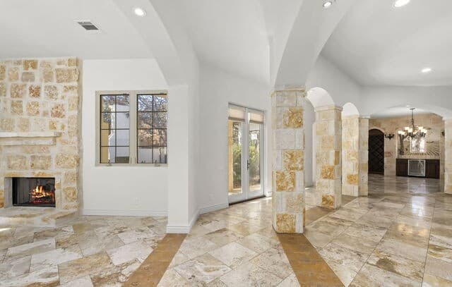 3-bedroom rental at 32 Worthsham in San Antonio, TX — photo 4