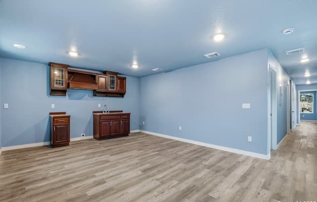 3-bedroom rental at 3528 S Laredo in San Antonio, TX — photo 3