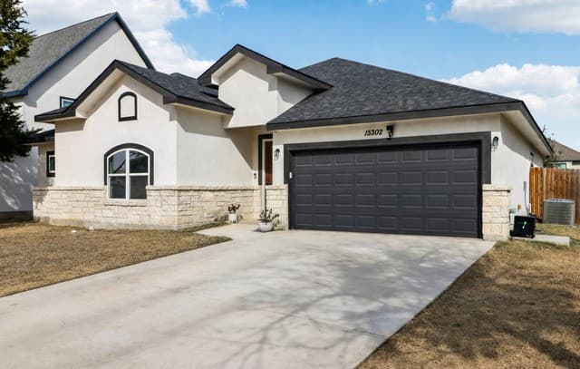 4-bedroom rental at 15302 Capri in Selma, TX — photo 1