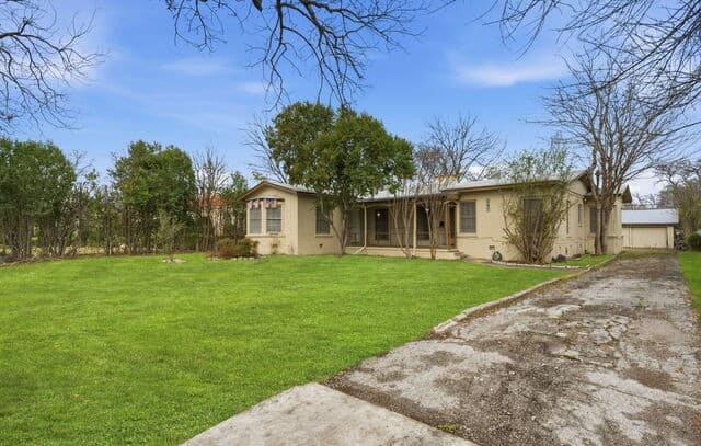 3-bedroom rental at 247 Club in San Antonio, TX — photo 3
