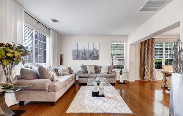 4-bedroom rental at 20607 Wild Springs in San Antonio, TX — photo 5