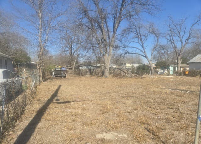 rental at 1537 Flanders in San Antonio, TX — photo 4