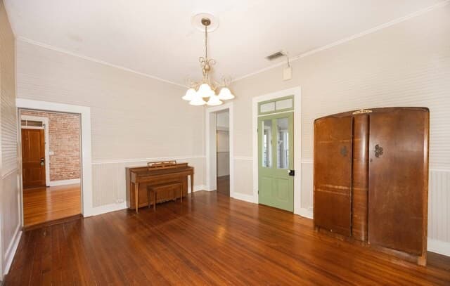 3-bedroom rental at 7150 County Road 429 in Dhanis, TX — photo 3