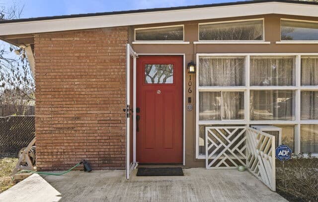 3-bedroom rental at 106 Bella Vista Drive in San Antonio, TX — photo 3