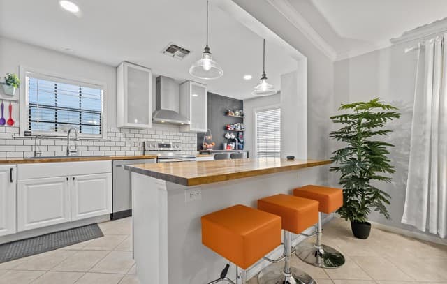 2-bedroom rental at 165 W Rampart Dr Unit 701 in San Antonio, TX — photo 1