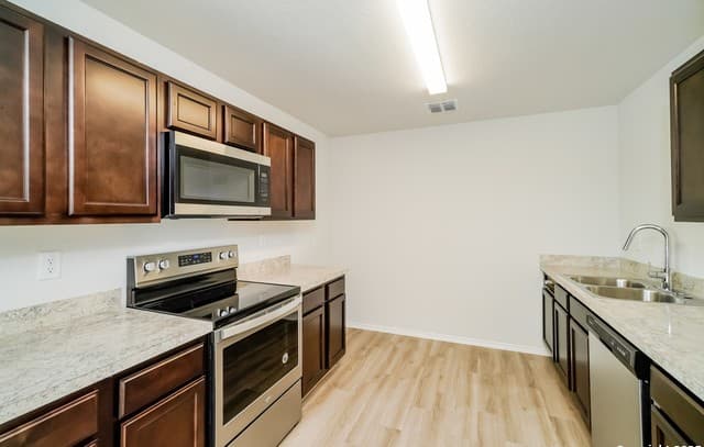 3-bedroom rental at 10319 Clearwater Way in San Antonio, TX — photo 5