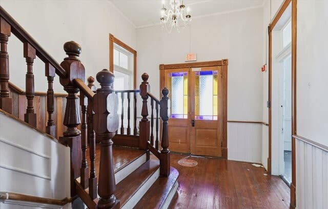 11-bedroom rental at 802 Kentucky Ave in San Antonio, TX — photo 4