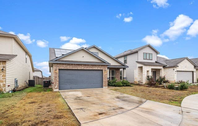 3-bedroom rental at 5903 Larkspur Valley in San Antonio, TX — photo 3