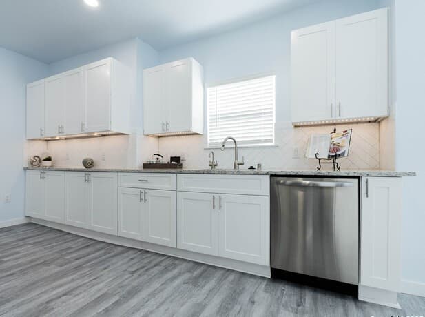 4-bedroom rental at 418 Gulf in San Antonio, TX — photo 4