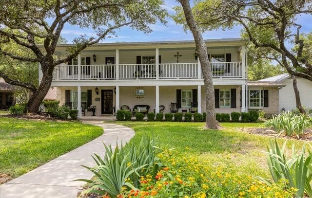 5-bedroom rental at 29715 Windchime Hill in Fair Oaks Ranch, TX — photo 1