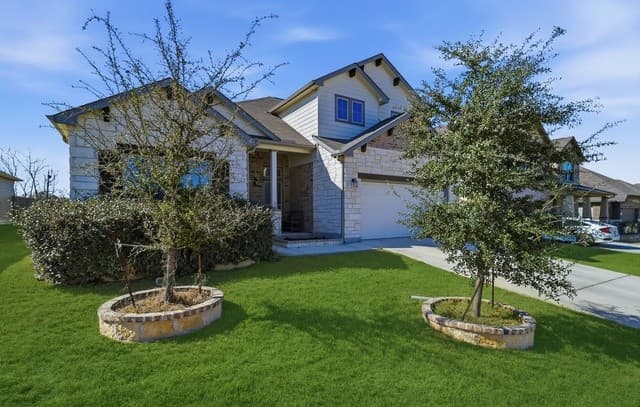 5-bedroom rental at 4819 Top Ridge in Schertz, TX — photo 3