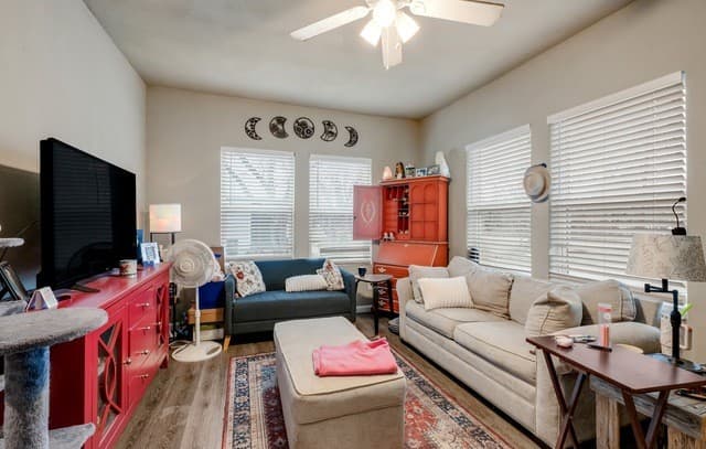 rental at 10436 Mountain View in San Antonio, TX — photo 4
