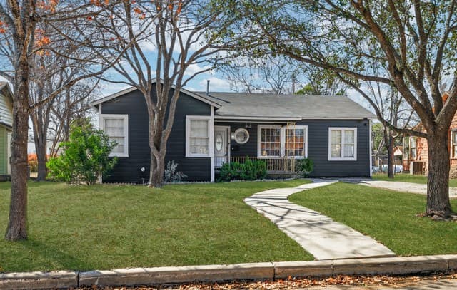 3-bedroom rental at 362 Meredith in San Antonio, TX — photo 1
