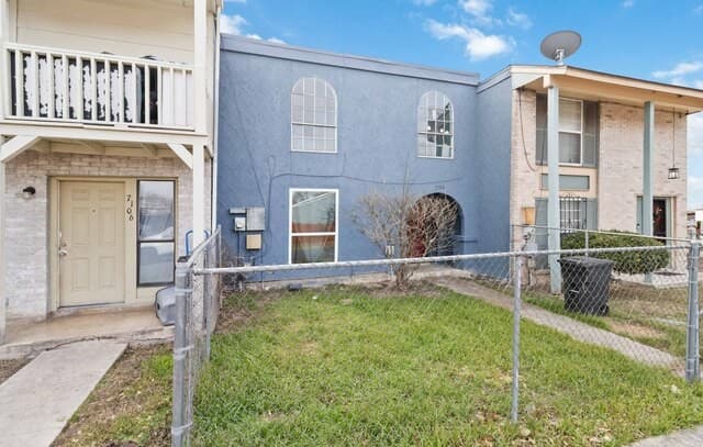 3-bedroom rental at 5806 Winterhaven in Windcrest, TX — photo 3