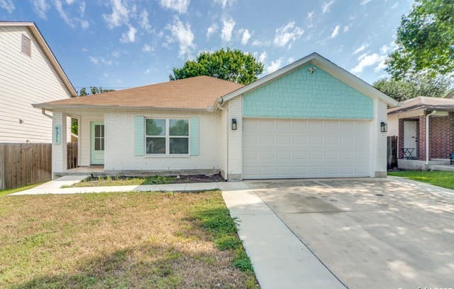 3-bedroom rental at 9311 Bendell in San Antonio, TX — photo 1