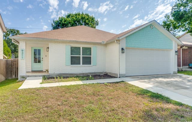3-bedroom rental at 9311 Bendell in San Antonio, TX — photo 2