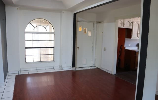 3-bedroom rental at 607 S. Hamilton Street in San Antonio, TX — photo 3