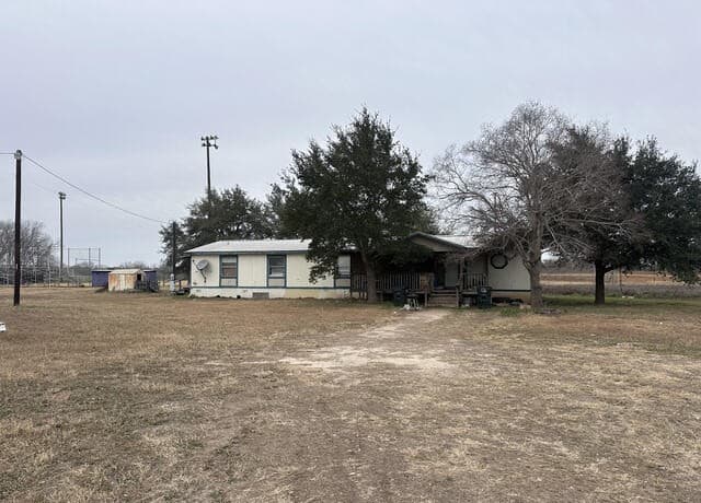 rental at 221 Fm 1107 in Stockdale, TX — photo 1
