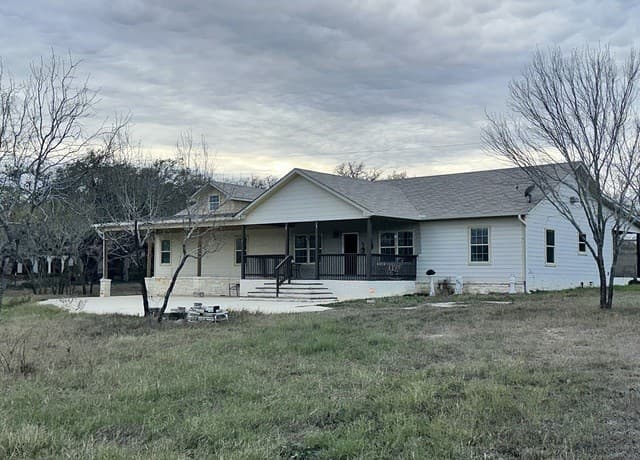 4-bedroom rental at 23185 Pleasanton in San Antonio, TX — photo 2