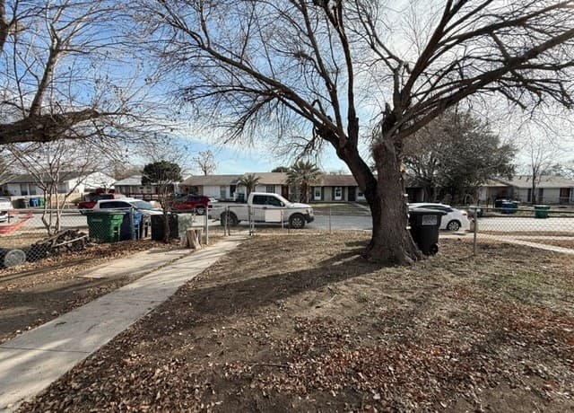 3-bedroom rental at 6605 Spring Lark St in San Antonio, TX — photo 2