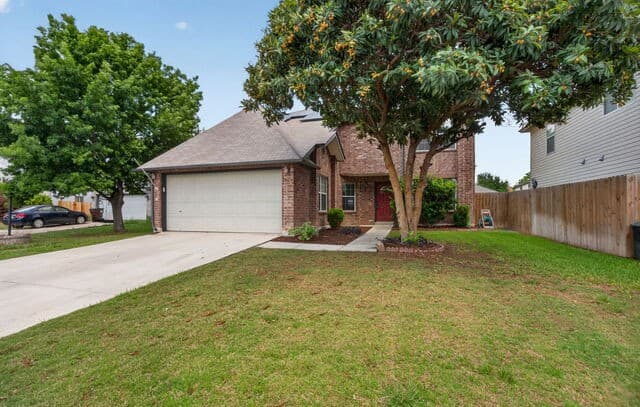 4-bedroom rental at 10619 Triggers in San Antonio, TX — photo 3
