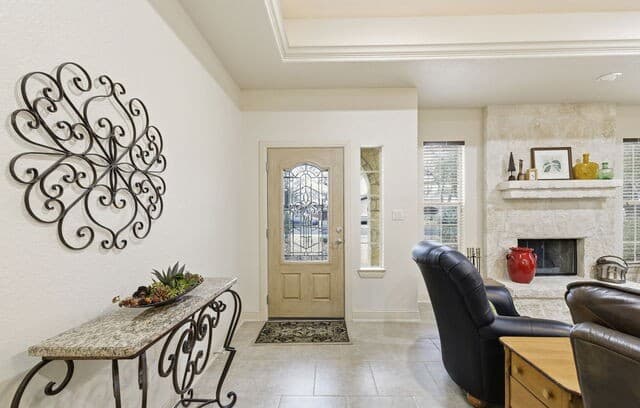 3-bedroom rental at 329 E Bandera in Boerne, TX — photo 4