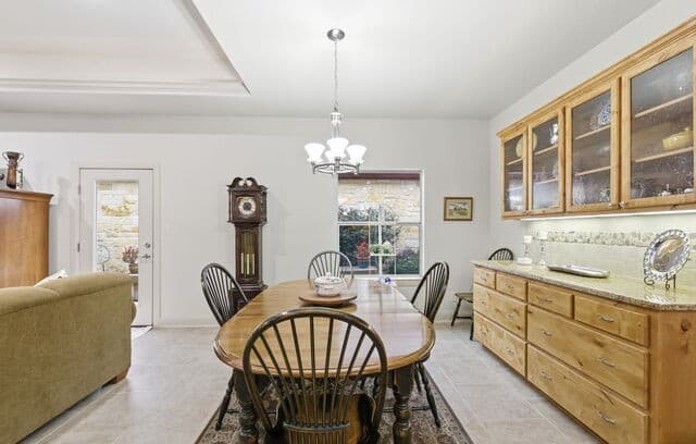3-bedroom rental at 329 E Bandera in Boerne, TX — photo 5
