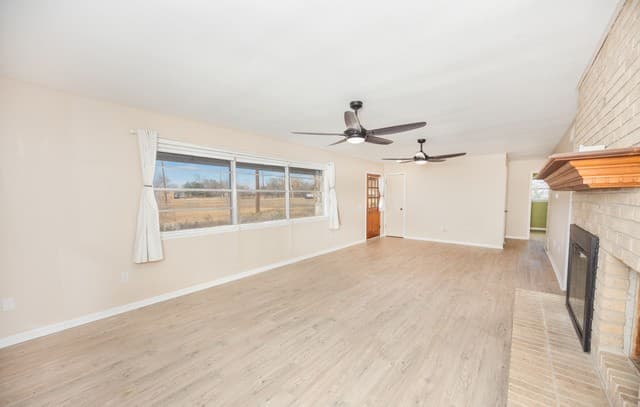 Home for sale at 390 W County Road 5719 in Devine, TX — photo 4