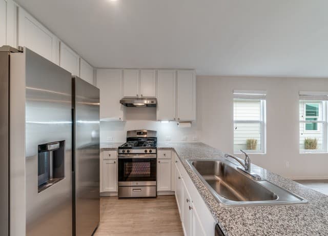 3-bedroom rental at 14111 Weir Place in San Antonio, TX — photo 5