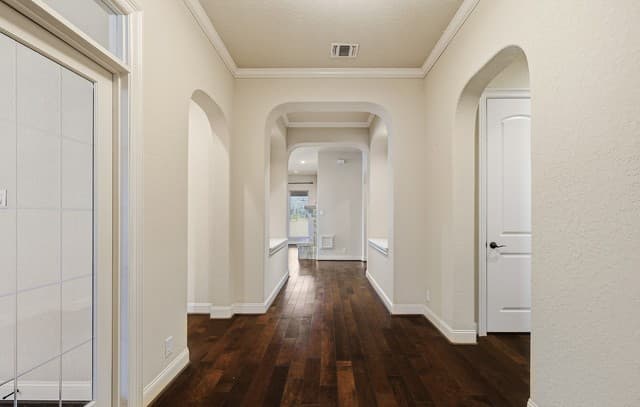 4-bedroom rental at 19414 Arrowood Place in Garden Ridge, TX — photo 4