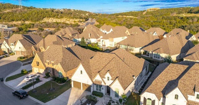 4-bedroom rental at 17918 Cantera Ct in San Antonio, TX — photo 2