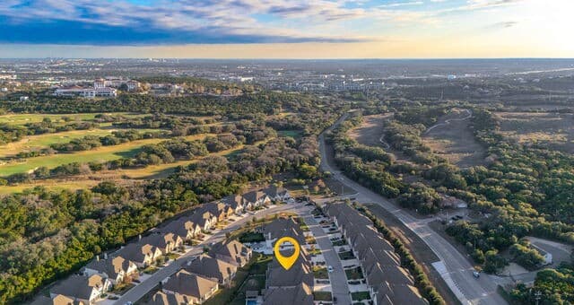 4-bedroom rental at 17918 Cantera Ct in San Antonio, TX — photo 4