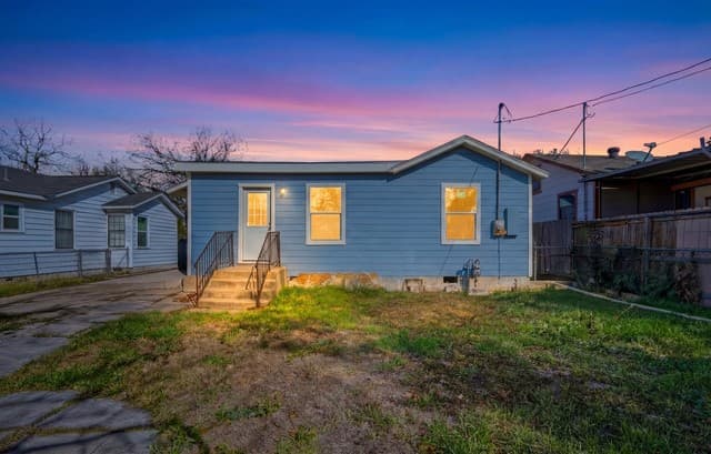 3-bedroom rental at 530 Mount Vernon Ct in San Antonio, TX — photo 2