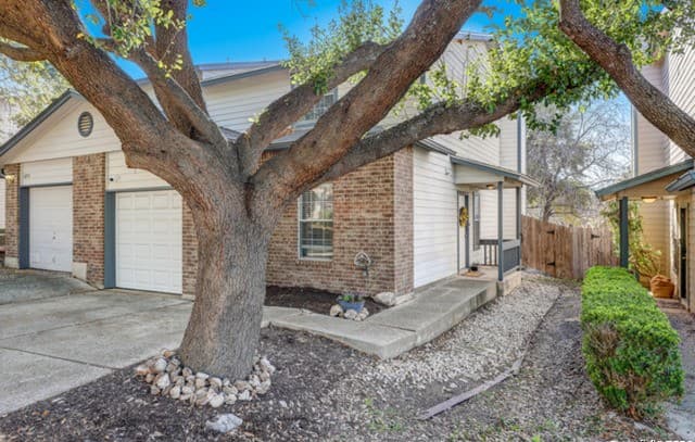 3-bedroom rental at 6062 Bantry Bay in San Antonio, TX — photo 3
