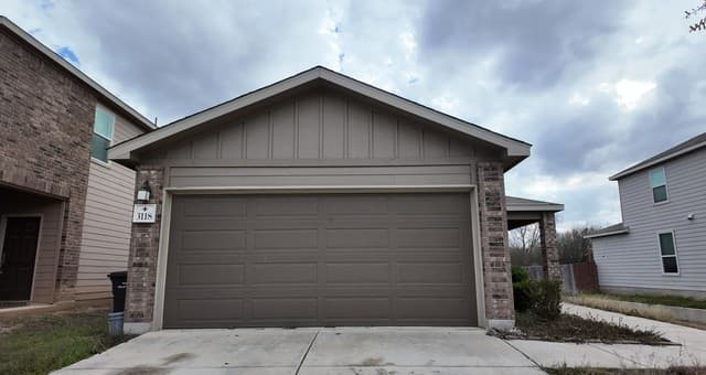 3-bedroom rental at 3118 Comanche in San Antonio, TX — photo 1