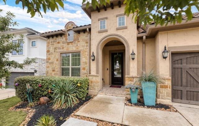 4-bedroom rental at 7034 Bella Bluff in San Antonio, TX — photo 3