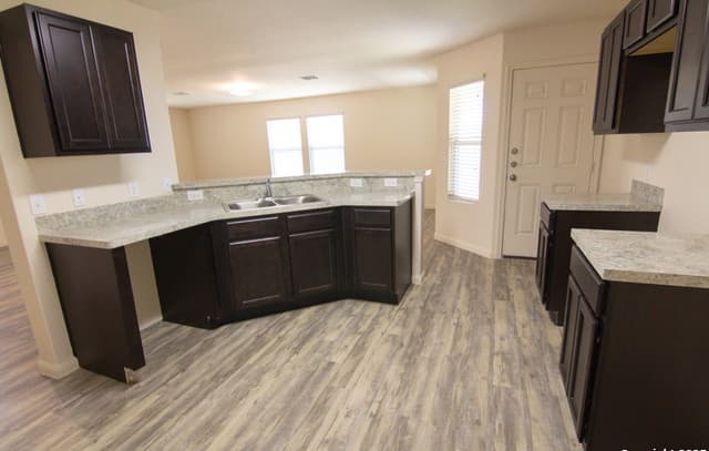 3-bedroom rental at 8311 Big Creek in San Antonio, TX — photo 3