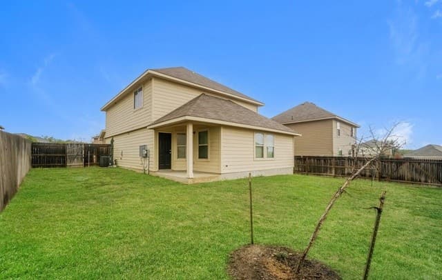 3-bedroom rental at 5006 War Cloud in San Antonio, TX — photo 3