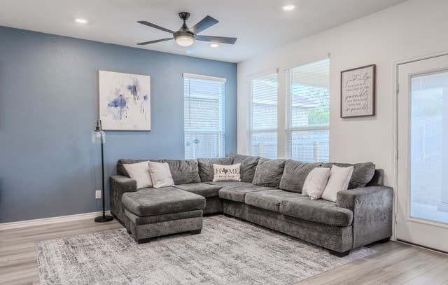 3-bedroom rental at 408 Sambar Bay Drive in Boerne, TX — photo 3