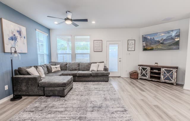 3-bedroom rental at 408 Sambar Bay Drive in Boerne, TX — photo 4