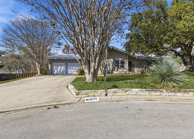 3-bedroom rental at 10119 Carolwood Drive in San Antonio, TX — photo 1