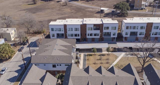 3-bedroom rental at 102 Tendick Unit UNIT 603 in San Antonio, TX — photo 3